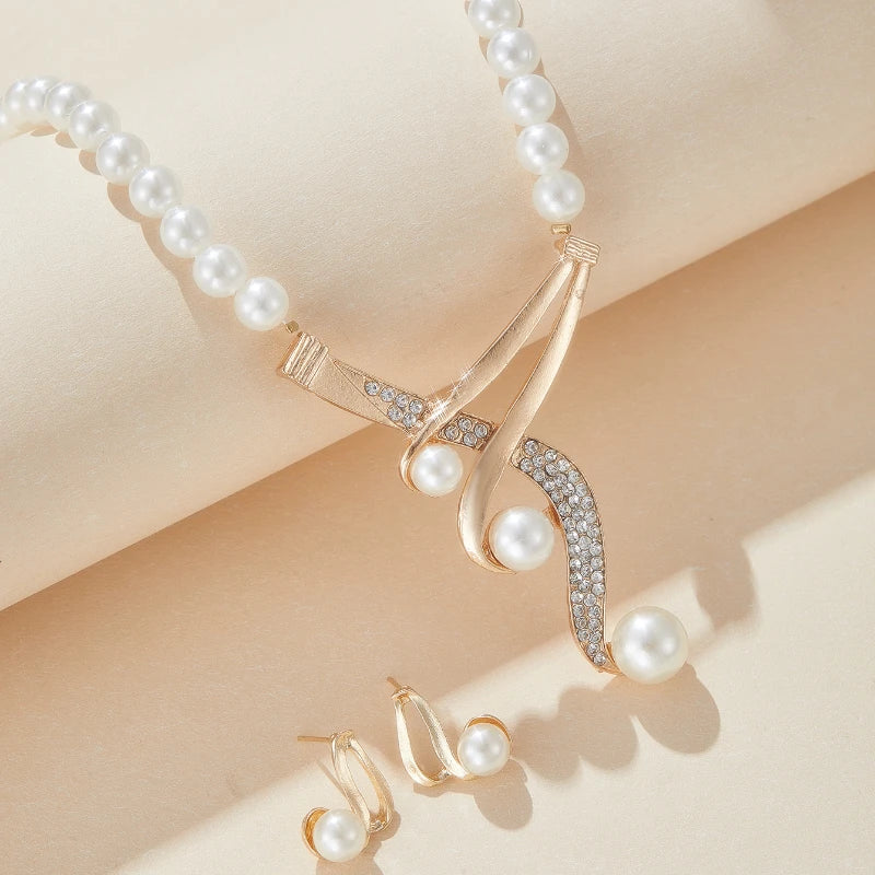 Veluna Seraphina Pearl Set – Exklusive Halskette mit passenden Ohrringen