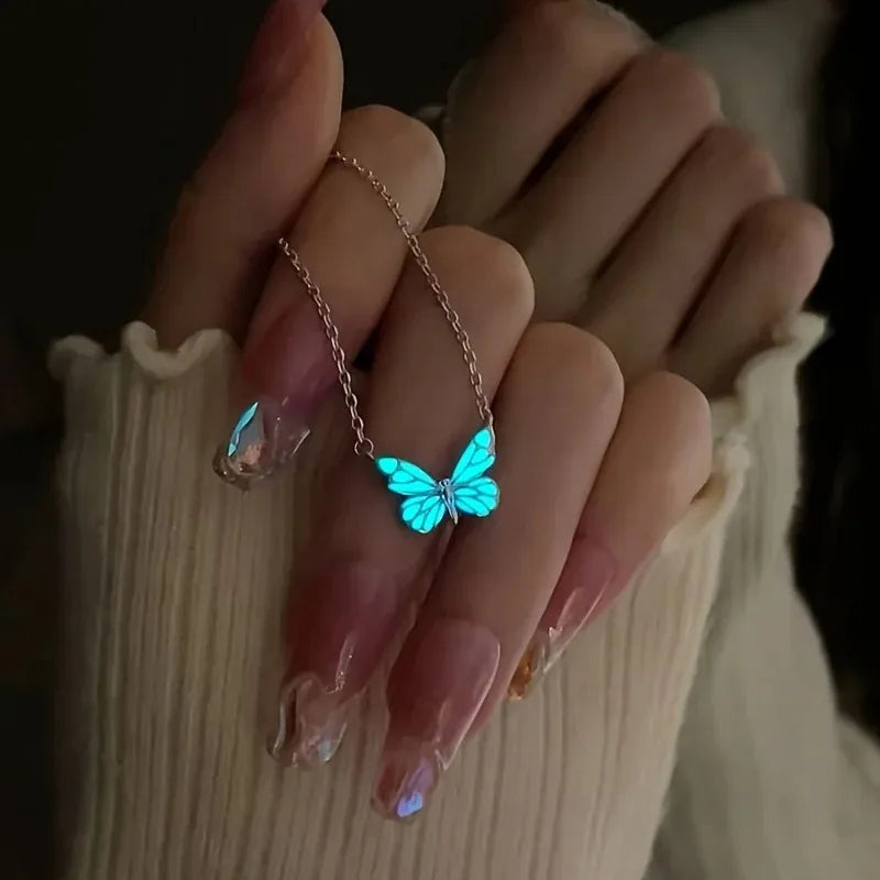 Veluna Mond & Schmetterling Halskette – Eleganter Damen Schmuck
