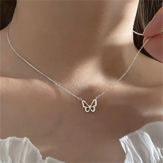 Elegante Butterfly Halskette – Minimalistischer Gold Schmuck