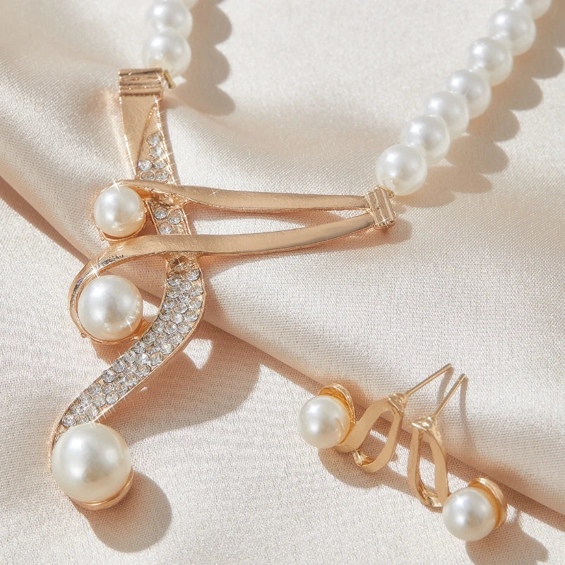 Veluna Seraphina Pearl Set – Exklusive Halskette mit passenden Ohrringen